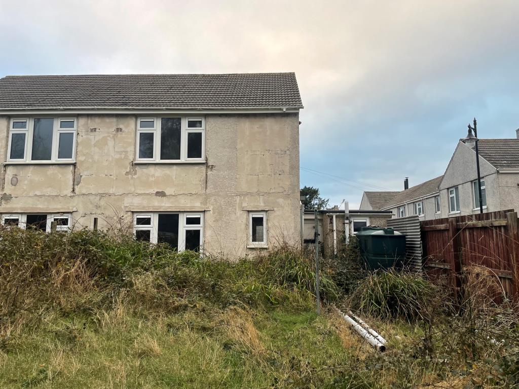 Lot: 75 - SEMI-DETACHED HOUSE - Rear elevation of property